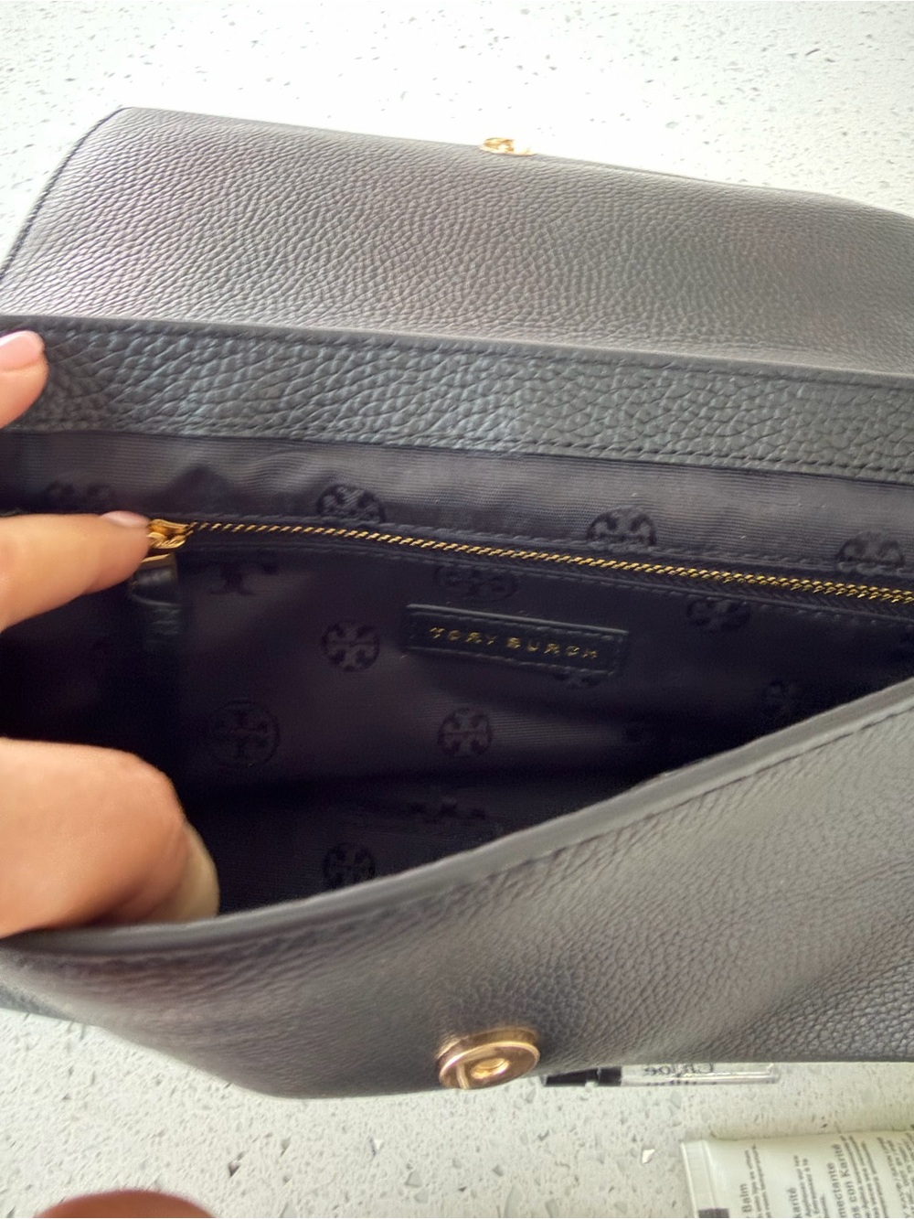Tory Burch Black Pebbled Leather Crossbody Shoulder Bag with Gold Logo - Picture 6 of 9